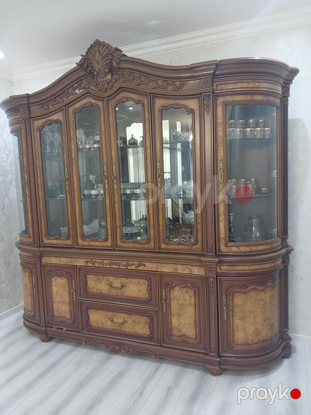 Klassik üslubda vitrin-bufet - Material: təbii ağac karkas, dekorativ — Şkaflar, Saatlı (2)