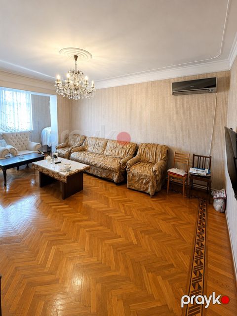 Satılır 3 otaqlı köhnə tikili 90 m² — Bakı