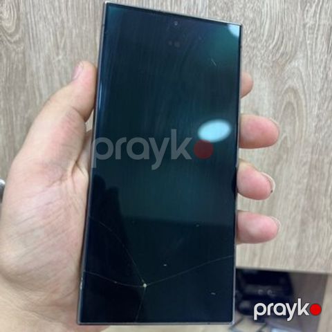 Samsung S24 Ultra ekranı — Bakı