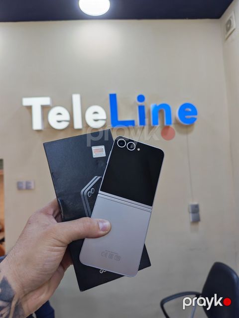 Samsung Galaxy Z Flip 6, 256 GB, rəng - Boz, Zəmanət, Barmaq izi, Simsiz şarj — Bakı