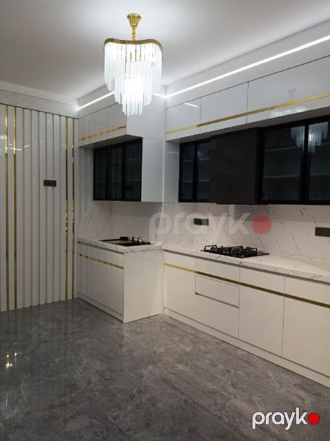 Satılır 4 otaqlı yeni tikili 160 m²