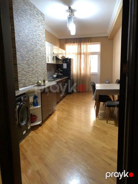 İcarəyə verilir 3 otaqlı yeni tikili 140 m²
