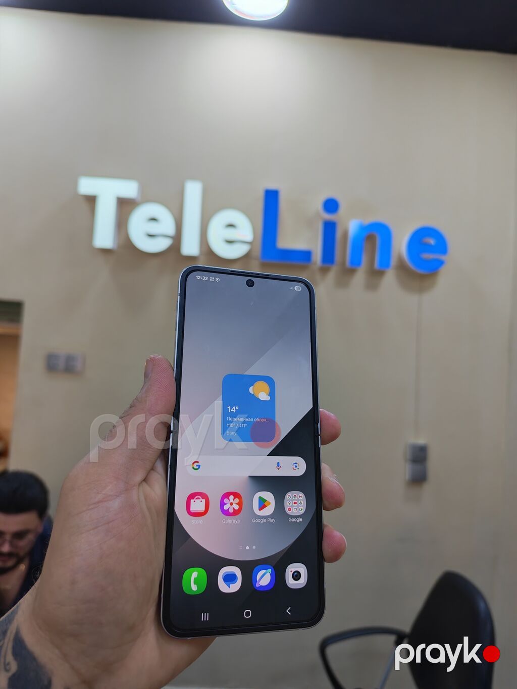 Samsung Galaxy Z Flip 6, 256 GB, rəng - Boz, Zəmanət, Barmaq izi, Simsiz şarj — Samsung, Bakı (4)