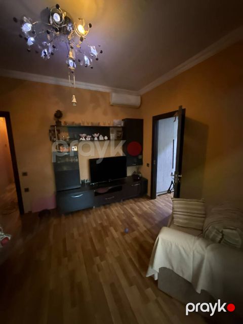 Satılır 3 otaqlı köhnə tikili 70 m² — Bakı