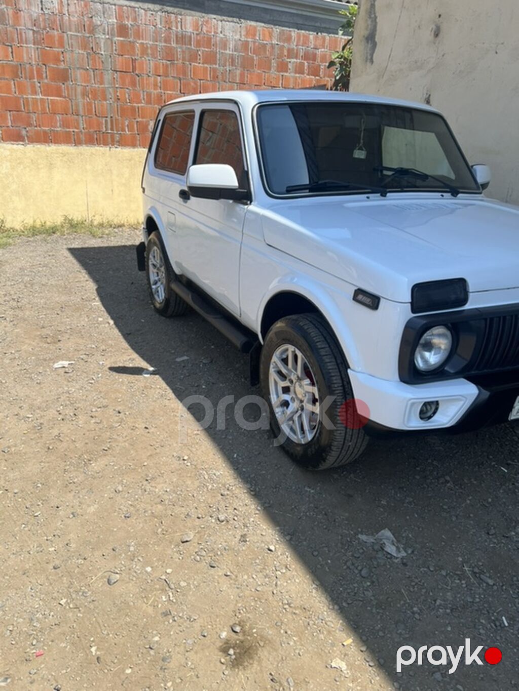 VAZ Lada Niva (3 qapılı SUV) Xüsusiyyətlər: - Kuzov rəngi: ağ - 3 — Avtomobillər, Ağsu (2)