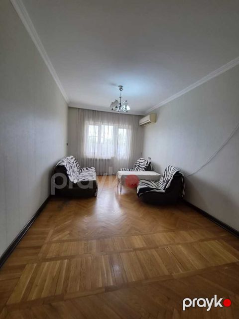 Satılır 4 otaqlı köhnə tikili 100 m² — Bakı
