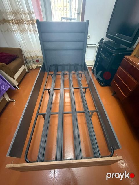 İşlənmiş, Təknəfərlik çarpayı, Bazasız, Matras ilə, Siyirməsiz — Bakı