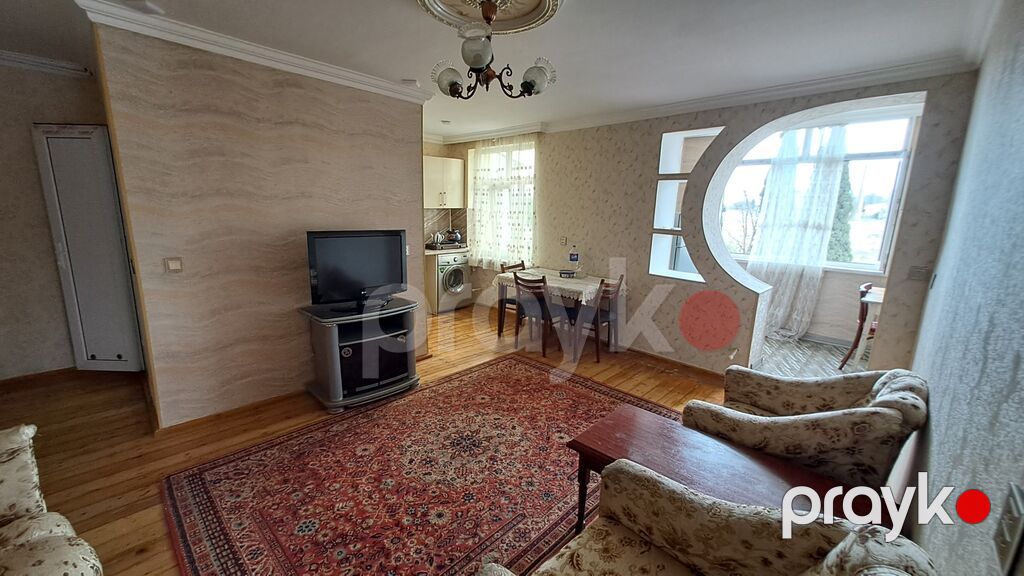 Gəncə şəhəri Heydər Əliyev pr. Maksi marketə yaxın bina evi 2 otaqlı — Mənzil, Gəncə