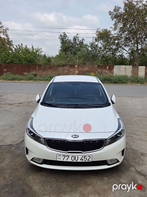 Kia K3: 1.6 l 2017 il Sedan — Salyan