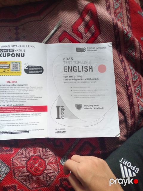 English dili test toplusu satılır 1ci hisse 2025 kitabı yenidir hec — Bakı