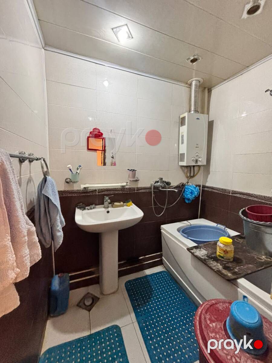 Satılır 2 otaqlı köhnə tikili 57 m² — Mənzil, Bakı (8)