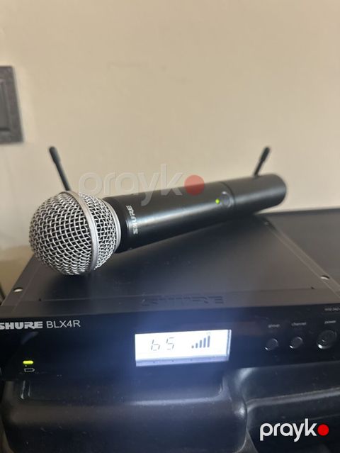 Shure sm58 blx4r ekranli model Original. Qirilma yoxdur. Super