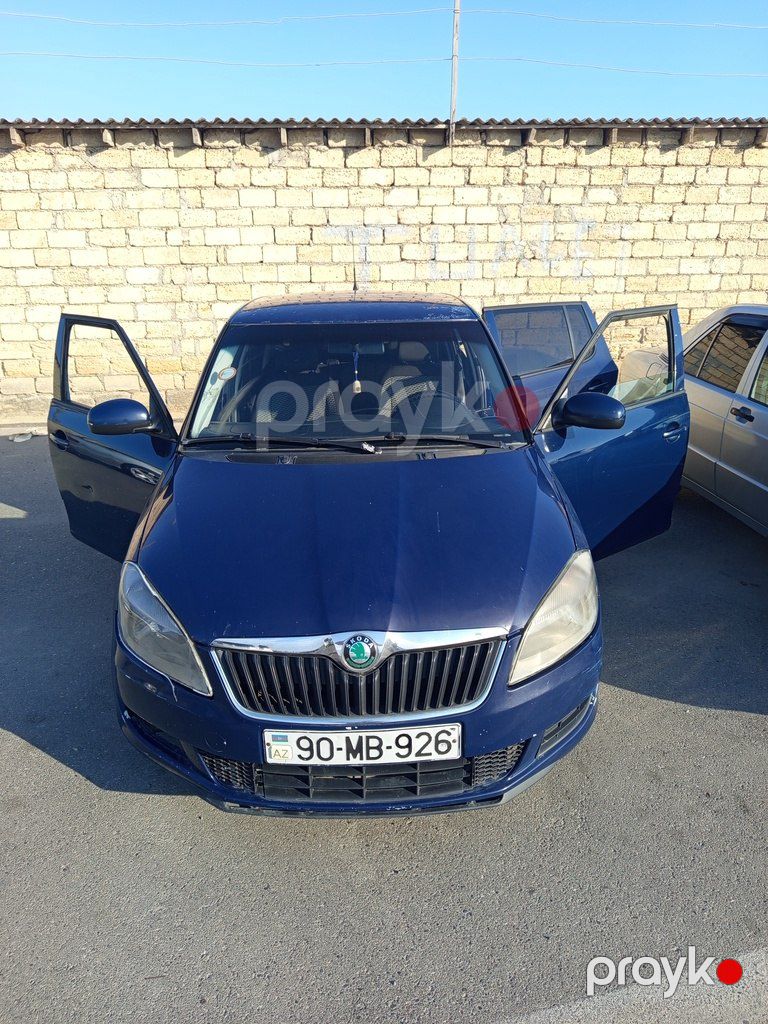 Skoda Fabia, 1.6 L, 2011 il, 300 000 km — Avtomobillər, Bakı