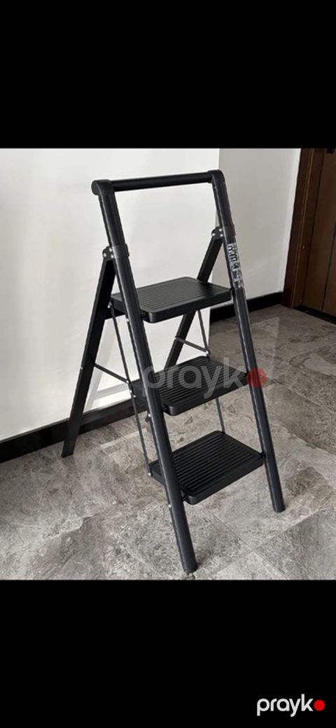 Qatlanabilən 3 pilləli nərdivan - Material: möhkəm metal karkas — Bakı
