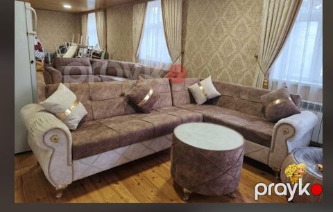 Divan satilir. 480azn. Acilir baza var Olcu 2. 80 x 2 ye Unvan — Bakı