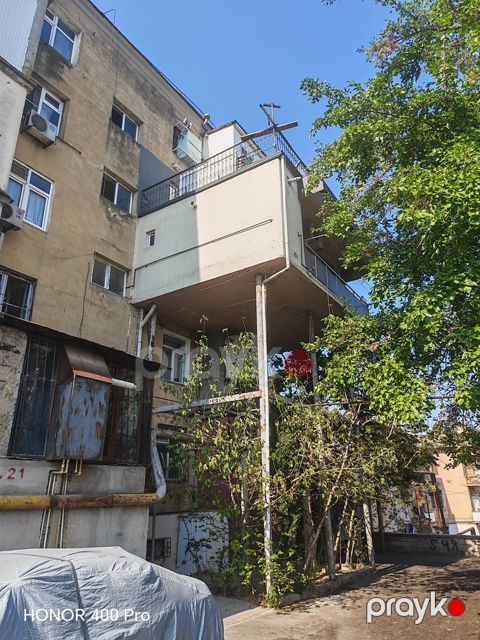 İcarəyə verilir 3 otaqlı köhnə tikili 120 m² — Bakı