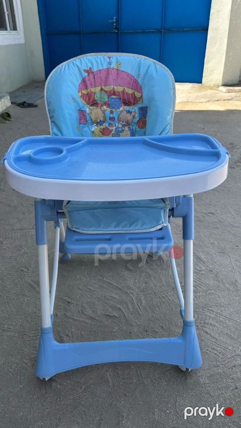 *Roya*. Kod 0888 Uwaq yemek stolu satilir Normal veziyyetdedir — Bakı