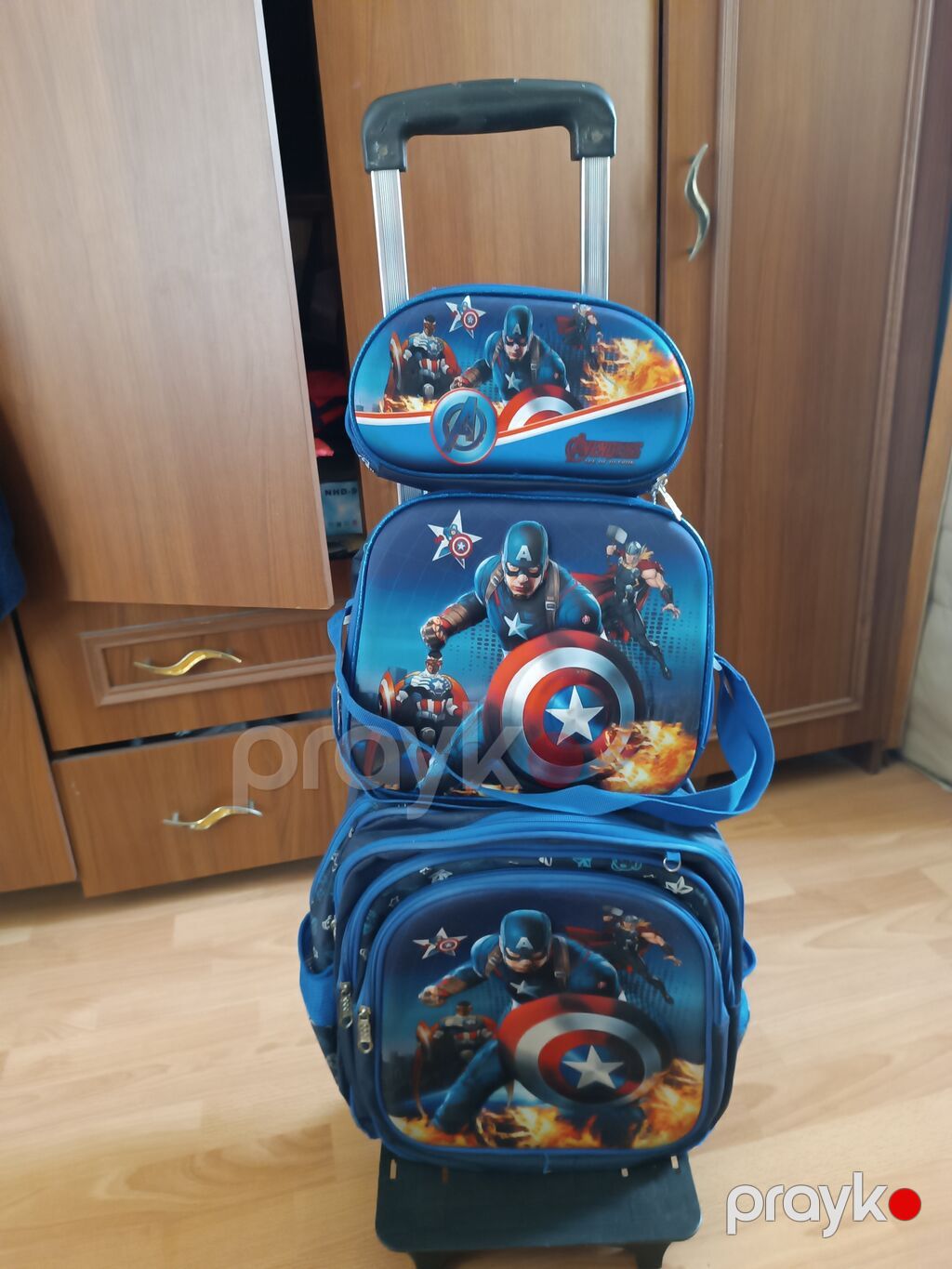Təkərli məktəbli cantası oğlan uşağı ücün Təkərli Dəstə daxildi: - 4 — Sırt çantaları, ranelər, çantalar, Bakı
