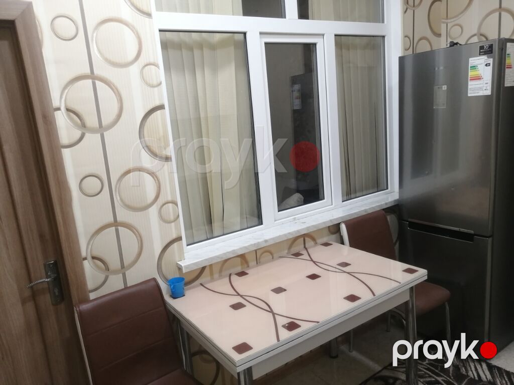 Salam. Ev Qurtuluw 93 de yerlesir, 6 /6 si, lift yoxdur. Qanuni 2 otaq — Mənzil, Bakı (7)