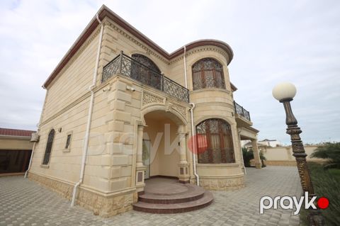 Satılır 6 otaqlı həyət evi/bağ evi 400 m² — Bakı