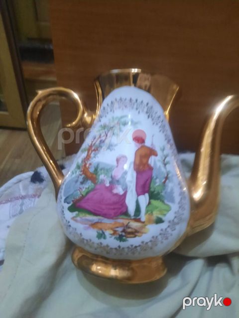 Qızılı keramika/porcelan çaydan – klassik romantik motivli — Şəki