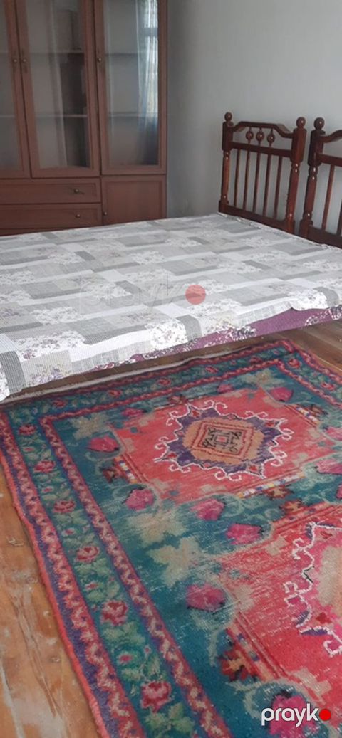 Sabunçu bazarının düz arxasında yerləşən 2 mərtəbəli evin geniş — Bakı
