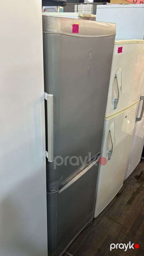 Indesit ikikameralı soyuducu - Rəng: metalik/gümüşü - Üst kamera — Digah