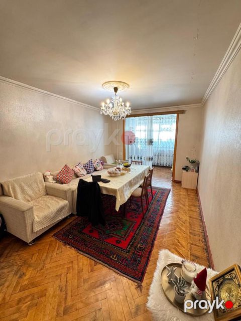Satılır 2 otaqlı köhnə tikili 60 m² — Bakı