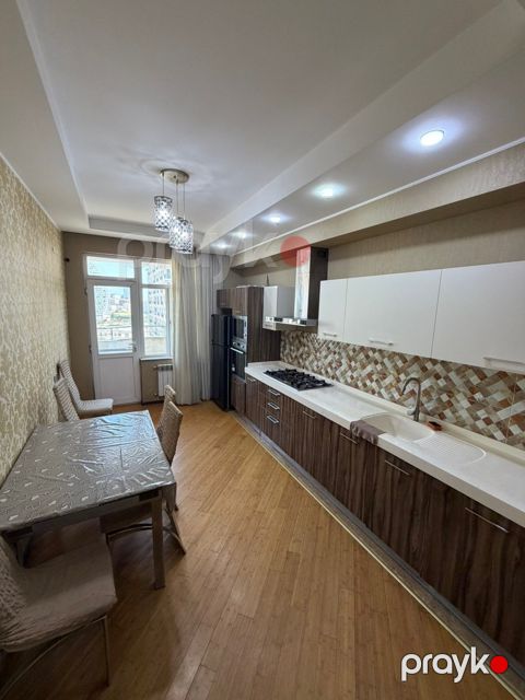 4-otaqlı yeni tikili kirayə verilir, 28 May m., 180 m² — Bakı