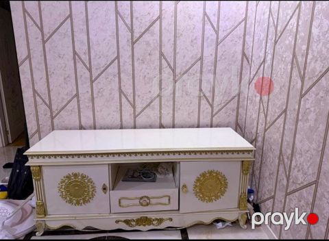 Tv stend satilir 150 azn ela veziyyetde Unvan :Tiblisi pr — Bakı