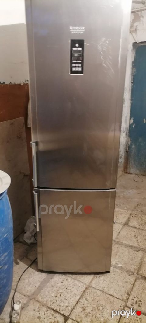 İşlənmiş 2 qapılı Hotpoint Ariston Soyuducu Satılır, rəng - Bej, Dolab içi — Bakı