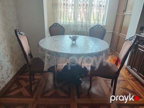 Oval masa dəsti satilir 6 oturacaq var Qiymət 450 azn Ünvan Yasamal — Digah