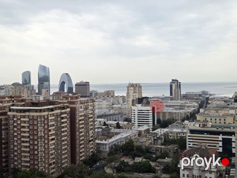 Satılır 4 otaqlı yeni tikili 200 m² — Bakı