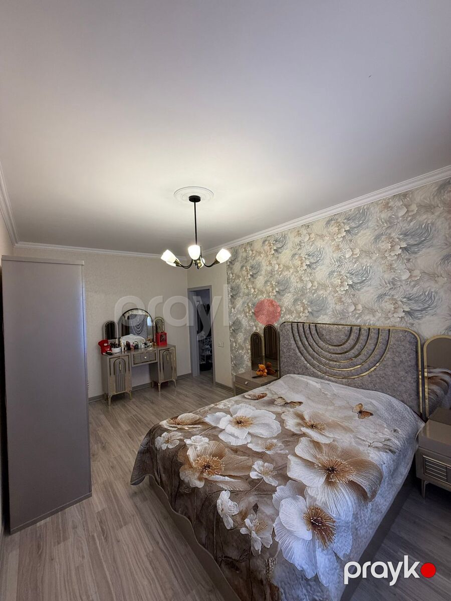 Satılır 4 otaqlı köhnə tikili 110 m² — Mənzil, Bakı (12)
