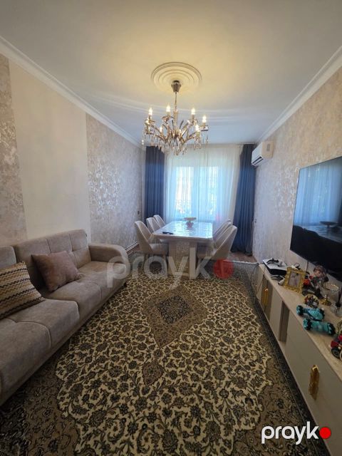Satılır 2 otaqlı köhnə tikili 70 m² — Bakı