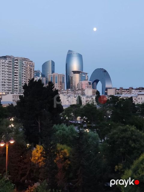 2-otaqlı mənzil, 28 May m., 70 m² — Bakı