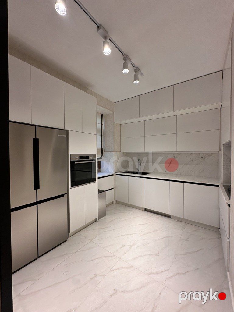 Satılır 4 otaqlı köhnə tikili 130 m² — Mənzil, Bakı (12)