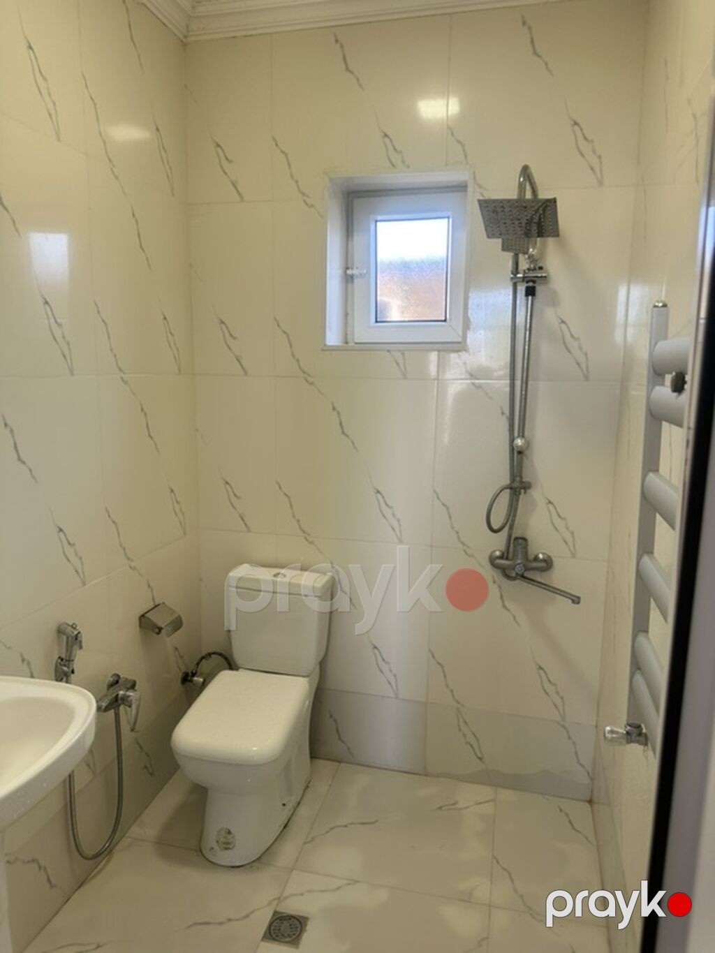 Yeni təmirdən çıxmış evdir, hər şəraiti var. 3 otaqdır. Kombi istilik — Ev, villa, Bakı (10)