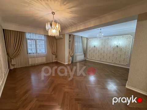 Satılır 4 otaqlı yeni tikili 205 m² — Bakı