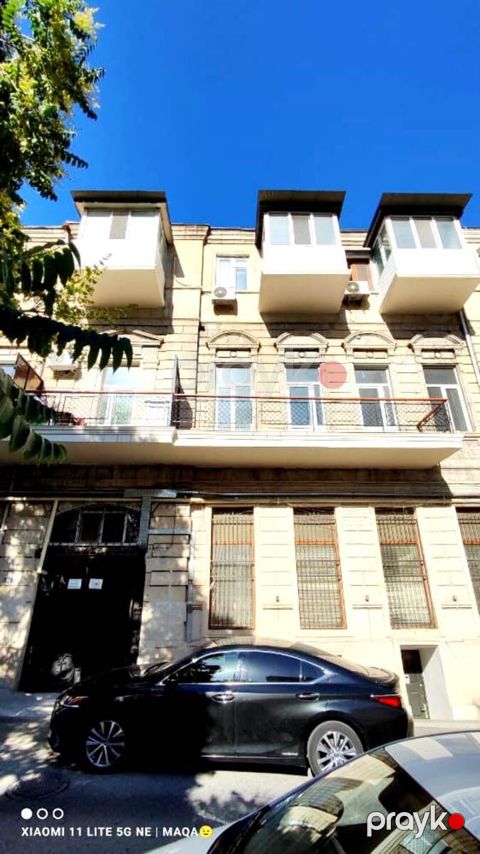 Satılır 2 otaqlı köhnə tikili 56 m² — Bakı