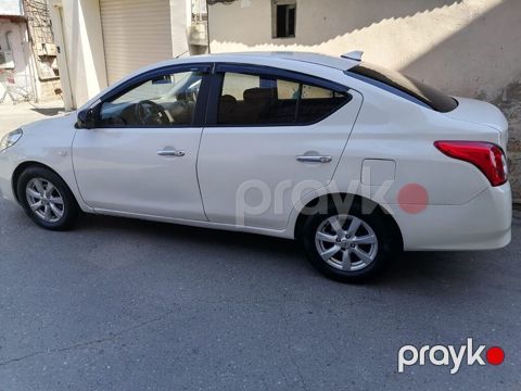 Nissan Sunny: 1.5 l 2013 il Sedan — Bakı