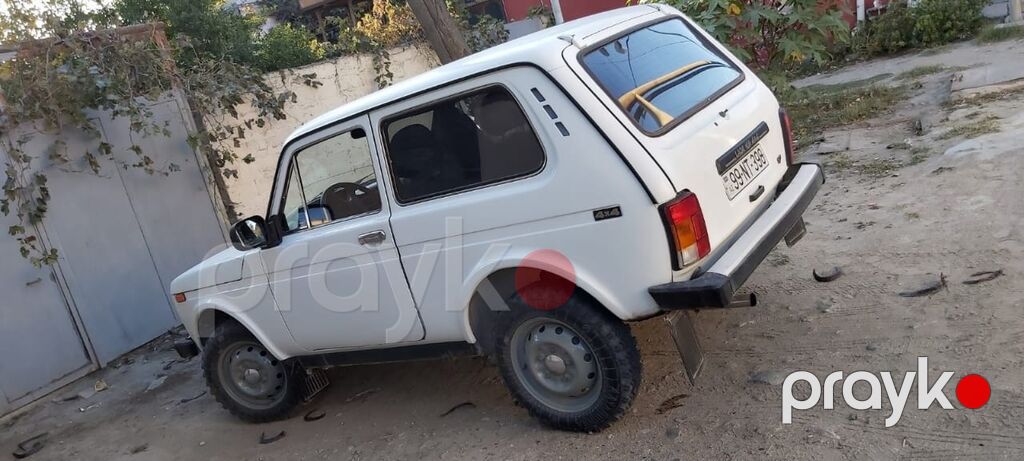 Lada Niva 4x4 (ağ rəng, 3 qapı, kuzov “hatchback/SUV” tipli) — Avtomobillər, Bakı