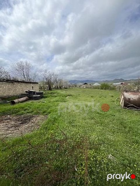 10 sot torpaq sahəsi, Badamdar qəs