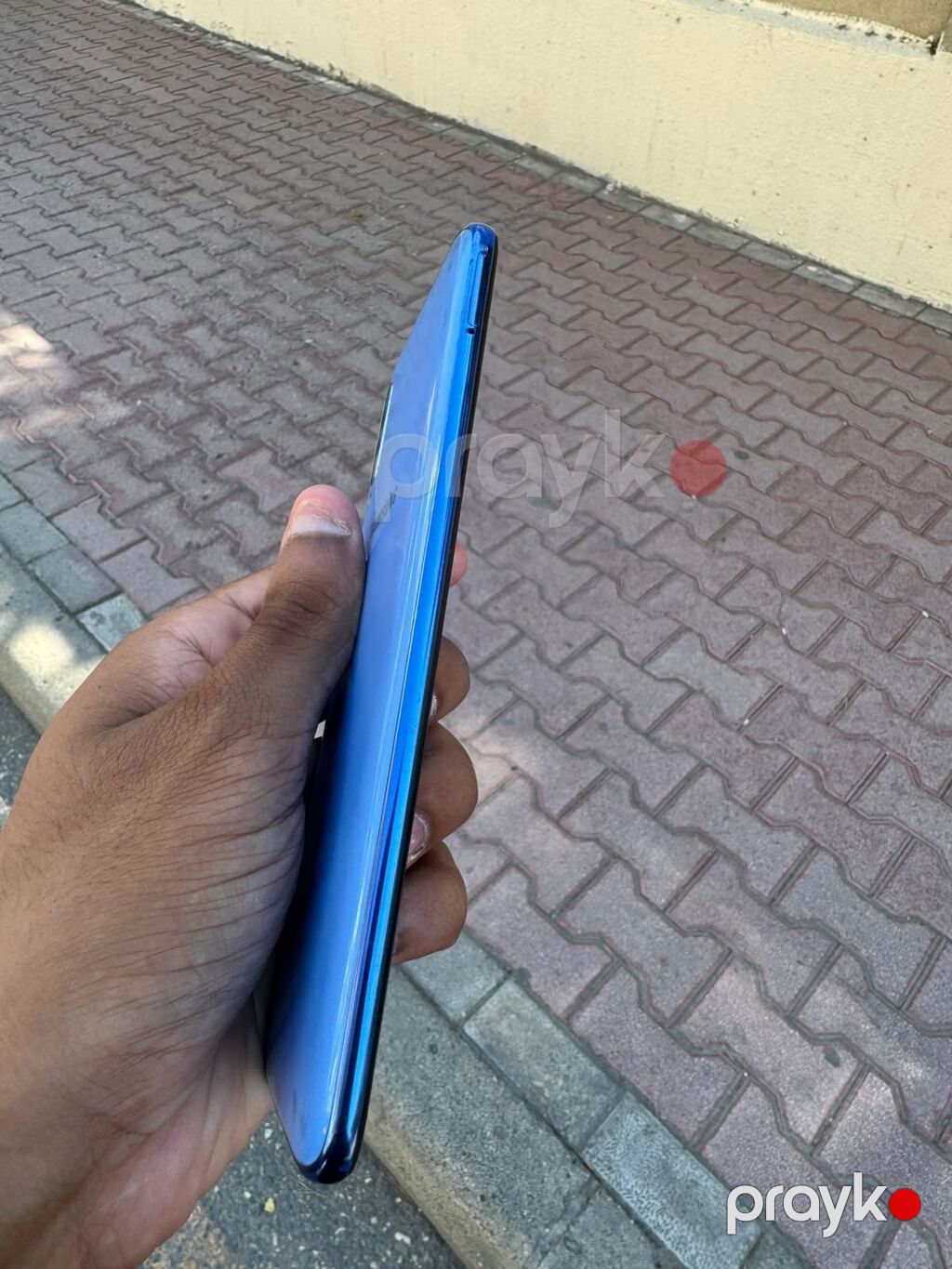 Mavi rəngli smartfon Xüsusiyyətlər və portlar: - Alt hissə: 3.5 mm — Digər smartfonlar, Bakı