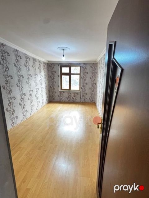 Satılır 2 otaqlı köhnə tikili 45 m² — Bakı