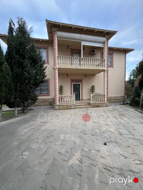 Satılır 8 otaqlı həyət evi/bağ evi 400 m² — Bakı