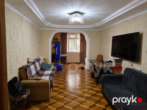 Satılır 3 otaqlı köhnə tikili 88 m² — Bakı