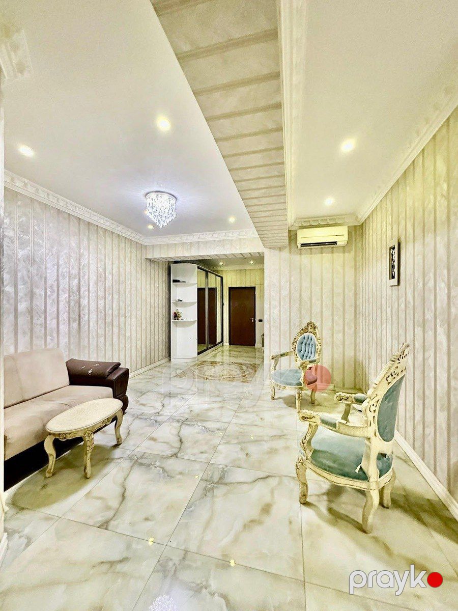 Satılır 4 otaqlı yeni tikili 210 m² — Mənzil, Bakı (2)