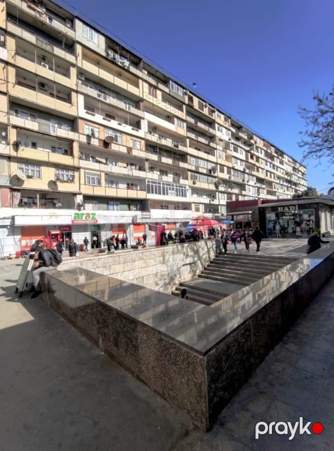 Satılır 4 otaqlı köhnə tikili 100 m² — Bakı
