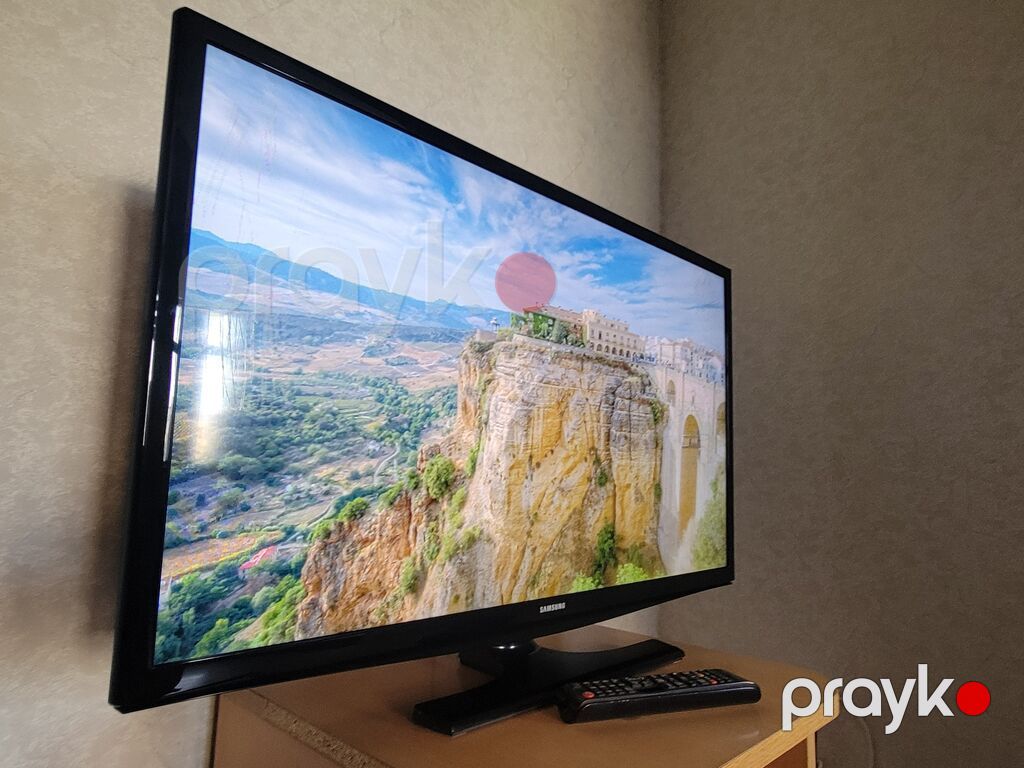 Samsung LED televizor - Ekran diaqonalı: təxminən 40–43 düym - Ekran — Televizorlar, Bakı (3)
